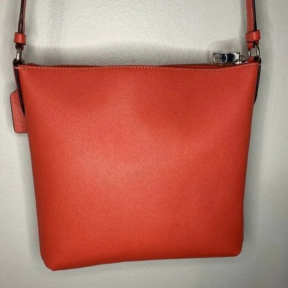 EUC Coach Rowan File Bag in Cross-Grain Leather - Picture 3 of 12